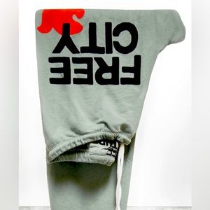 FREECITYlarge sweatpant- storm